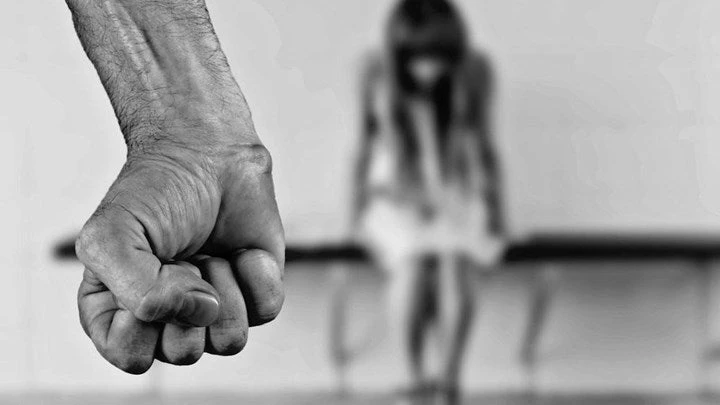 Την βίασαν και έπειτα την έκαψαν – Ειδεχθές έγκλημα κατά 16χρονης που συγκλονίζει